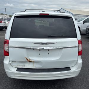 CHRYSLER TOWN AND COUNTRY TOURING - 6
