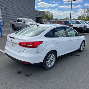 FORD FOCUS SE - 8