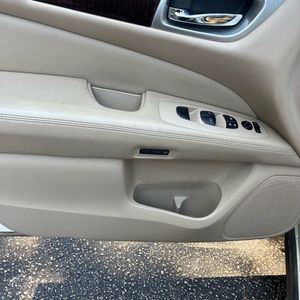 2015 Nissan PATHFINDER SL 照片 52