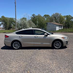 FORD FUSION SE - 10