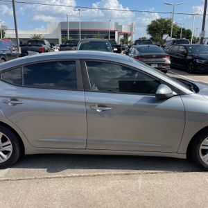 2019 Hyundai ELANTRA SEL thumbnail 11