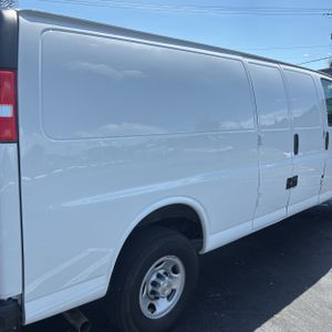 CHEVROLET EXPRESS 3500 - 9