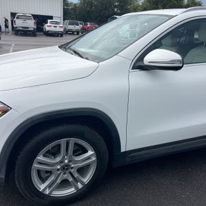 صورة 2 لـ 2021 Mercedes-BENZ GLA