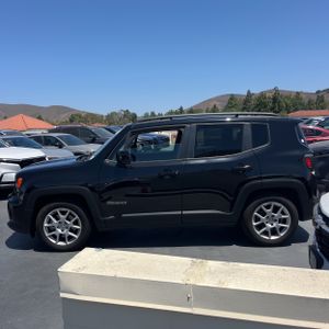 2019 JEEP RENEGADE LATITUDE — фото 3