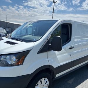FORD TRANSIT 150 - 2