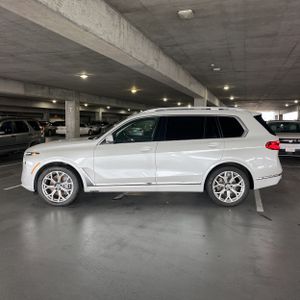 صورة 3 لـ 2023 BMW X7 XDRIVE40I
