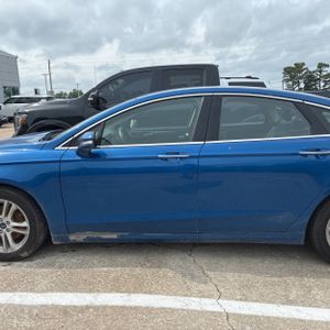 FORD FUSION SE - 4