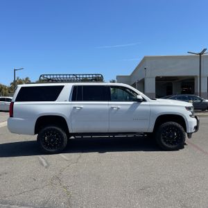 CHEVROLET SUBURBAN - 10