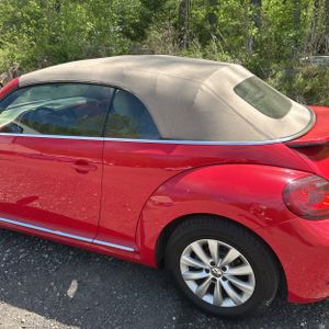 VOLKSWAGEN BEETLE CONVERTIBLE 2.0T S - 5