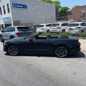 FORD MUSTANG ECOBOOST PREMIUM - 3