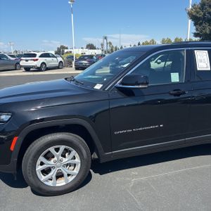 2023 JEEP GRAND CHEROKEE LIMITED photo 2