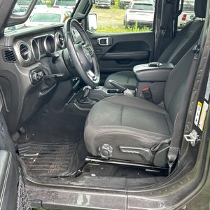 2018 JEEP WRANGLER UNLIMITED SAHARA 缩略图 32