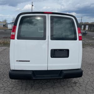 CHEVROLET EXPRESS 2500 - 7