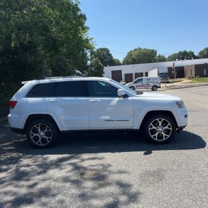 صورة 10 لـ 2018 JEEP GRAND CHEROKEE STERLING EDITION