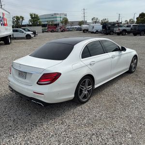 MERCEDES-BENZ E-CLASS - 8