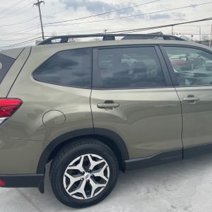 SUBARU FORESTER PREMIUM - 9