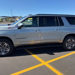 CHEVROLET SUBURBAN - 4