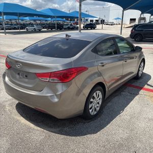 HYUNDAI ELANTRA GLS - 8