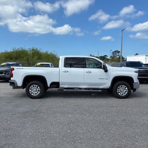 CHEVROLET SILVERADO - 10