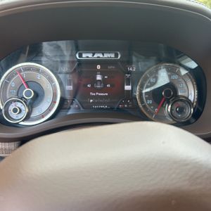 صورة مصغرة 40 لـ 2022 RAM 3500 LONGHORN