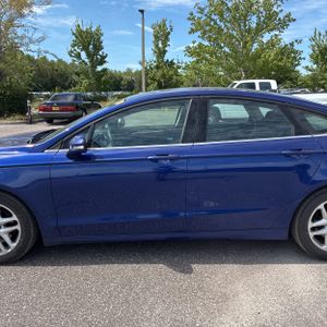 FORD FUSION SE - 4