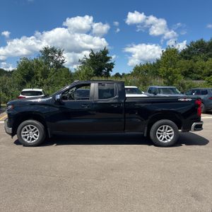2020 Chevrolet SILVERADO 1500 LT photo 3