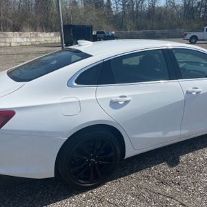 CHEVROLET MALIBU 1LT - 9