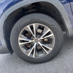 2016 Toyota HIGHLANDER XLE — фото 17