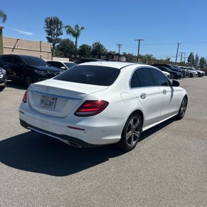 MERCEDES-BENZ E-CLASS - 8