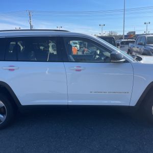 JEEP GRAND CHEROKEE L LIMITED - 9