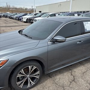 VOLKSWAGEN PASSAT SE - 2