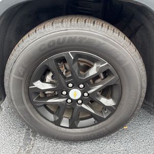 2021 Chevrolet TRAVERSE LS — миниатюра 17