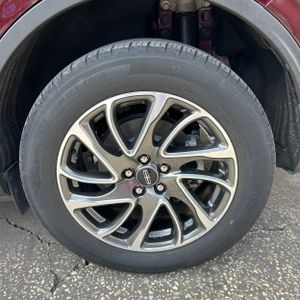 2020 Lincoln CORSAIR STANDARD thumbnail 18
