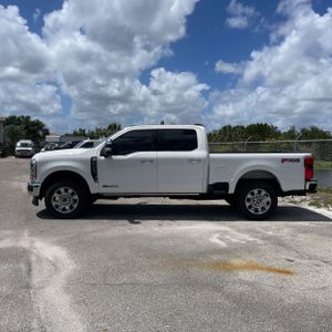 FORD F-250 SUPER DUTY LARIAT - 3