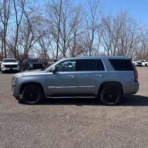 CADILLAC ESCALADE LUXURY - 3