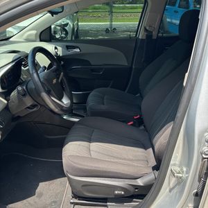 صورة مصغرة 32 لـ 2020 Chevrolet SONIC LT