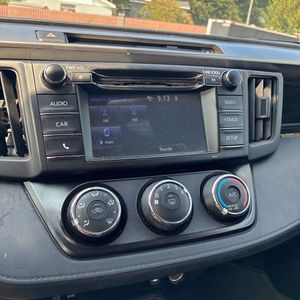 صورة 37 لـ 2016 Toyota RAV4 LE