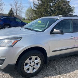 CHEVROLET TRAVERSE LS - 2