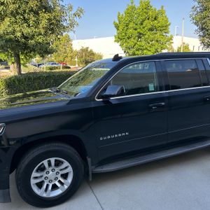 CHEVROLET SUBURBAN LS - 2