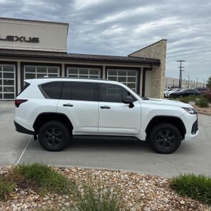LEXUS LX 700H OVERTRAIL - 10