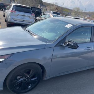 HYUNDAI ELANTRA SEL - 2