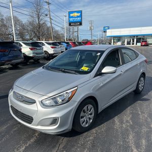 HYUNDAI ACCENT SE - 1
