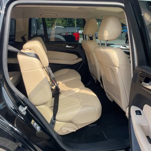 2017 Mercedes-BENZ GLS thumbnail 32