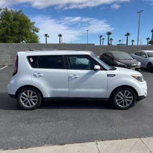 KIA SOUL + - 10