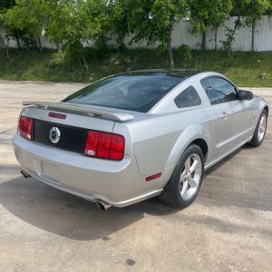 FORD MUSTANG GT DELUXE - 8