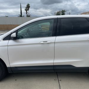 FORD EDGE SEL - 4