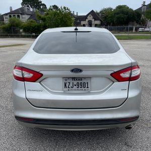 FORD FUSION SE - 7