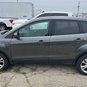 2017 FORD ESCAPE SE — фото 4