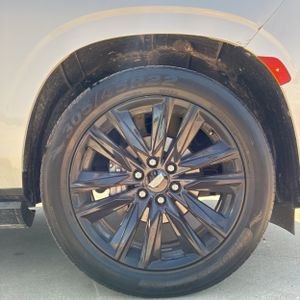صورة 19 لـ 2021 Cadillac ESCALADE ESV SPORT