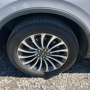 صورة 17 لـ 2020 Lincoln AVIATOR RESERVE